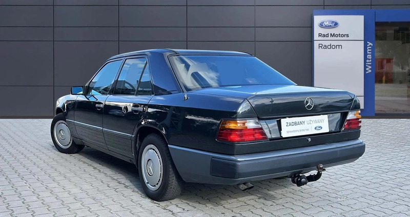 Mercedes-Benz W124 (1984-1993) cena 24400 przebieg: 239255, rok produkcji 1985 z Radom małe 436